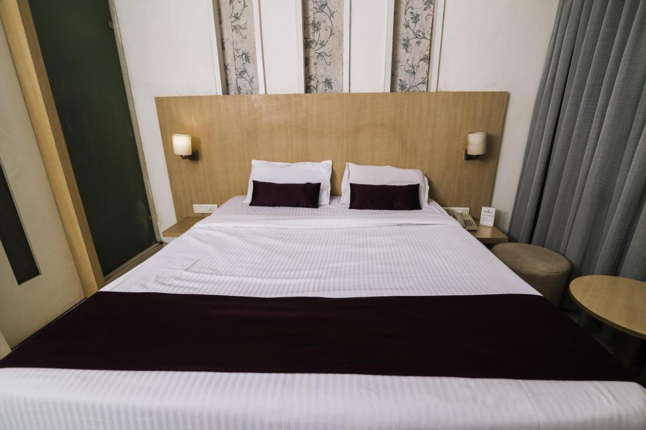 Hotel Monarch Guestline In Midc Rabale, Navi Mumbai Eksteriør bilde