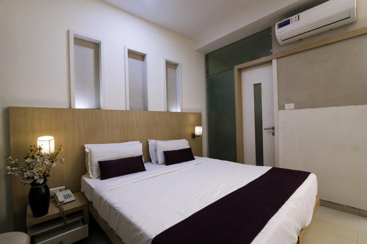 Hotel Monarch Guestline In Midc Rabale, Navi Mumbai Eksteriør bilde